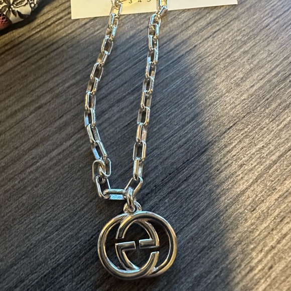 Like New Gucci Sterling Silver Interlocking Pendant Bracelet - Picture 4 of 10